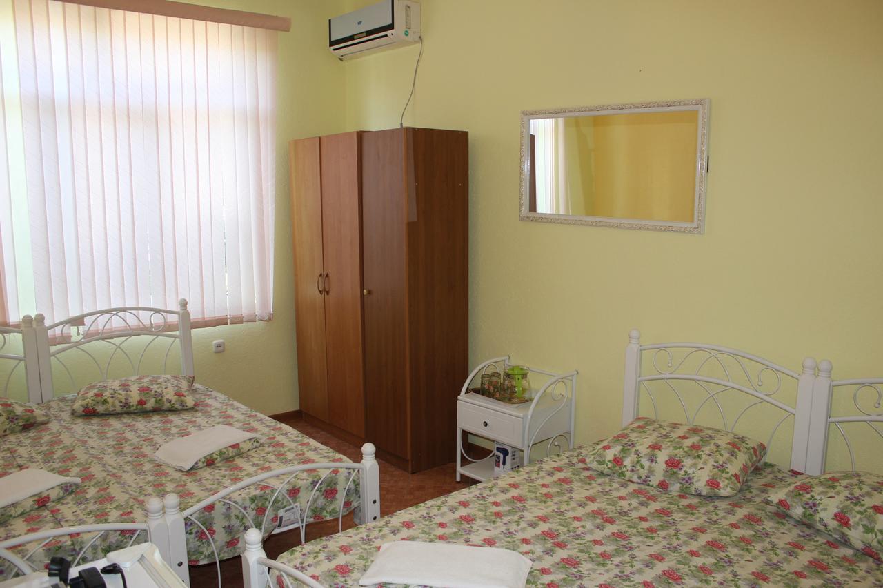 غاغرا Emiliya Guest House المظهر الخارجي الصورة